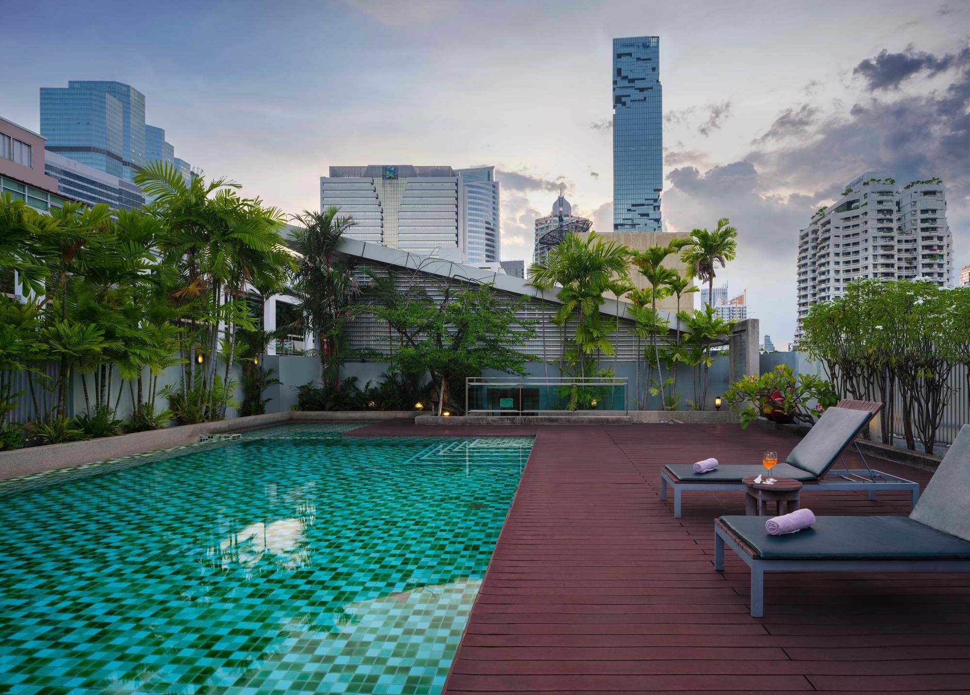 Silom Lofts Hotel Bangkok Exterior photo